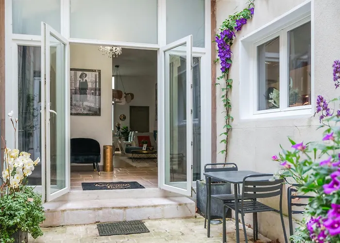 La Cour De L'Opera - Prestiplace Collection
